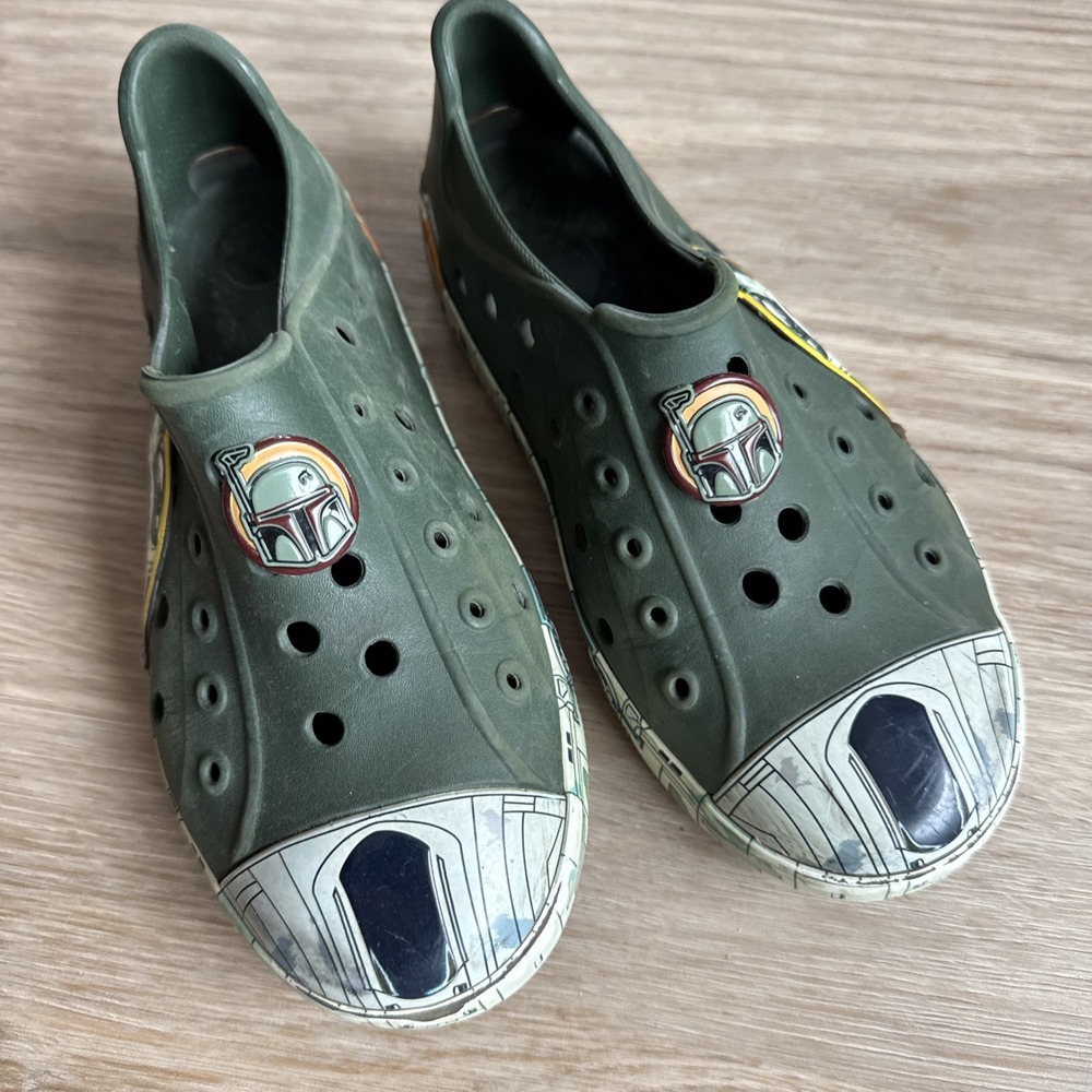 Star Wars Crocs Boba Fett Boys Shoes Sz 2 Disney Water Shoes